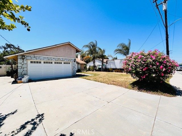 441 Placentia, Perris, CA 92571