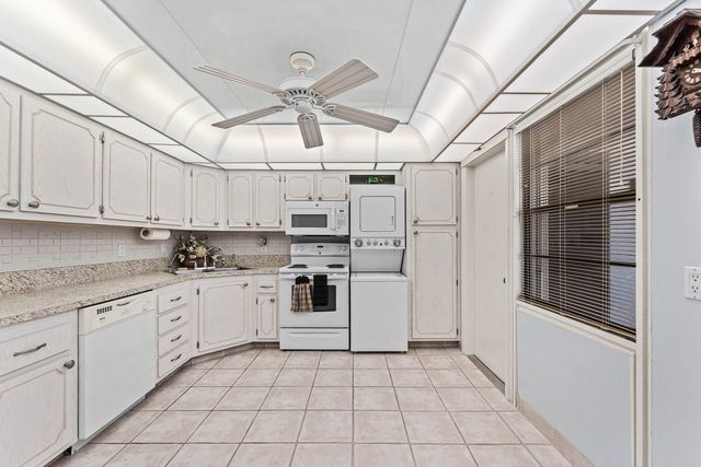501 SW 11th Place 412, Boca Raton, FL 33432