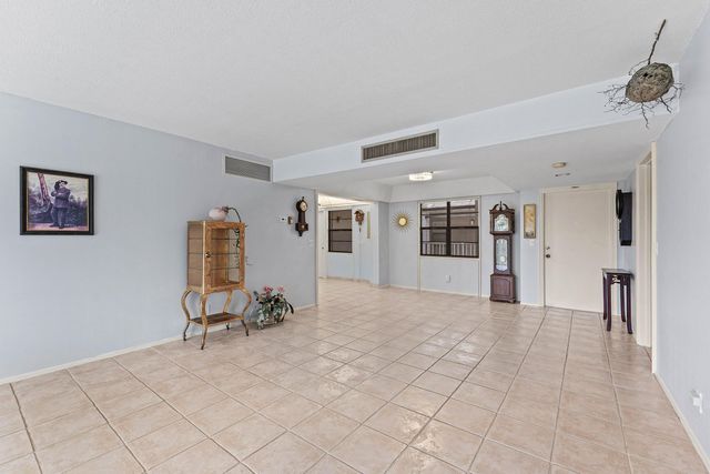 501 SW 11th Place 412, Boca Raton, FL 33432