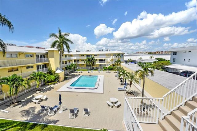 1100 8th AVE S 106C, Naples, FL 34102