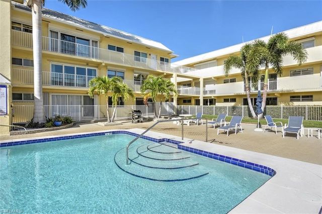 1100 8th AVE S 106C, Naples, FL 34102