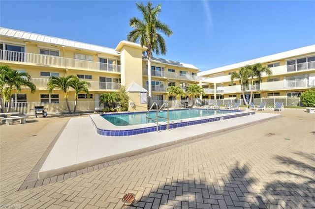 1100 8th AVE S 106C, Naples, FL 34102