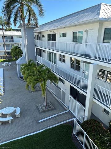 1100 8th AVE S 106C, Naples, FL 34102