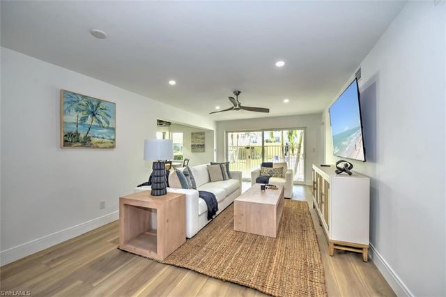 1100 8th AVE S 106C, Naples, FL 34102