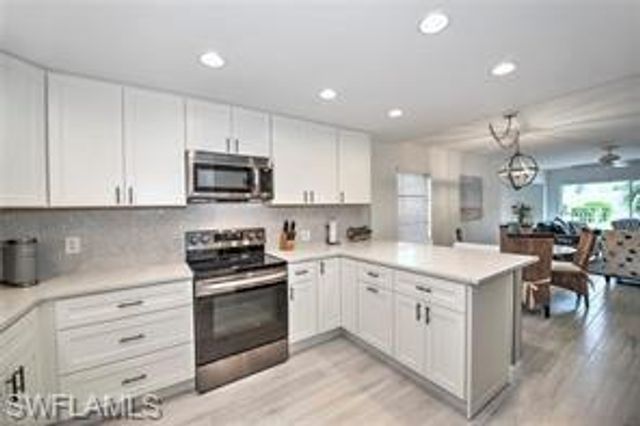 1100 8th AVE S 106C, Naples, FL 34102