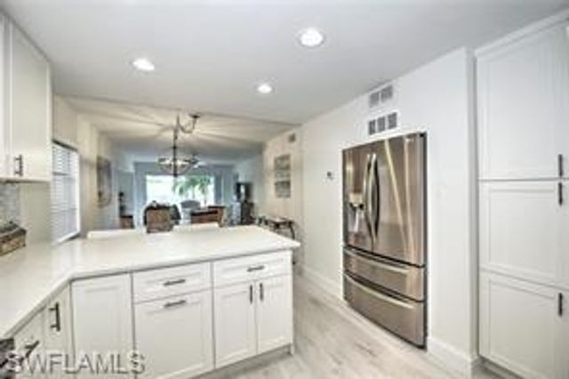 1100 8th AVE S 106C, Naples, FL 34102