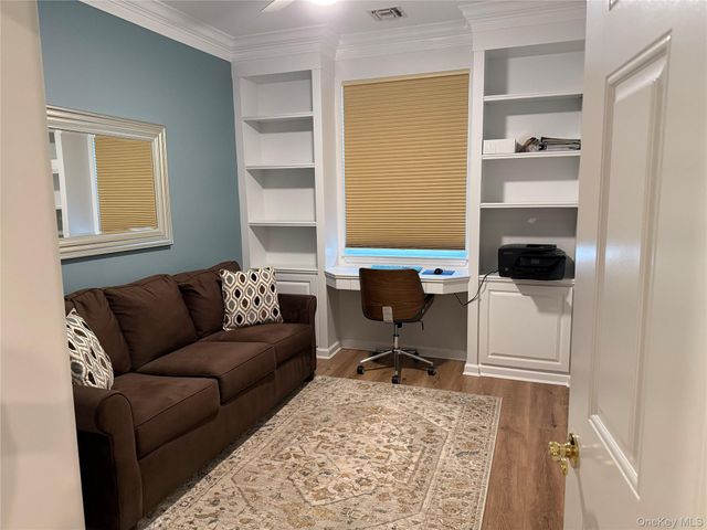 404 Lennox Drive 404, Saint James, NY 11780