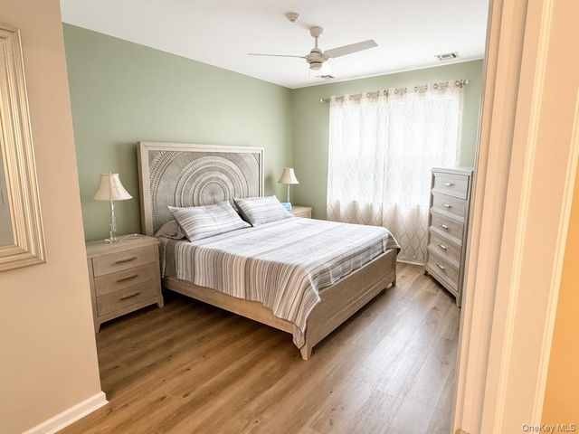 404 Lennox Drive 404, Saint James, NY 11780