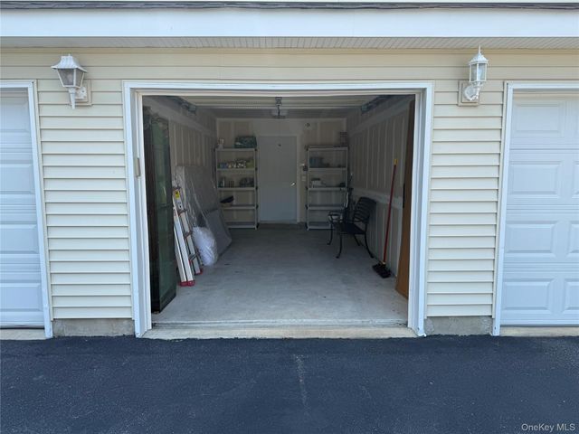 404 Lennox Drive 404, Saint James, NY 11780