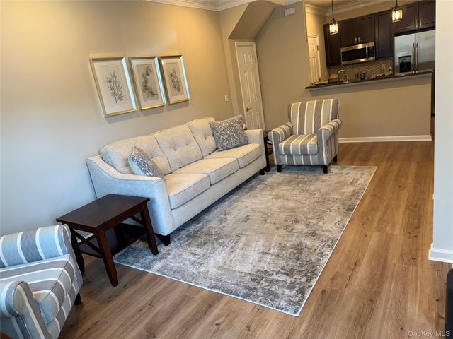 404 Lennox Drive 404, Saint James, NY 11780