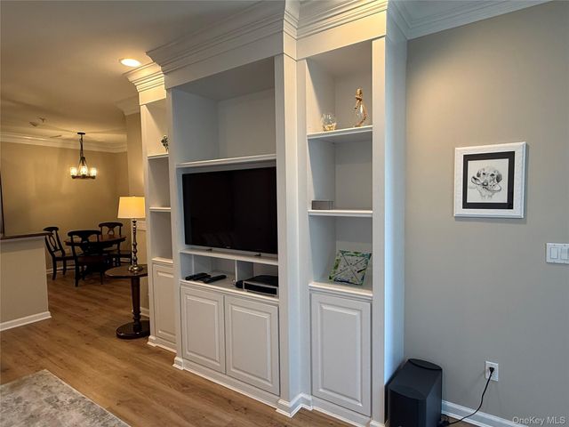 404 Lennox Drive 404, Saint James, NY 11780