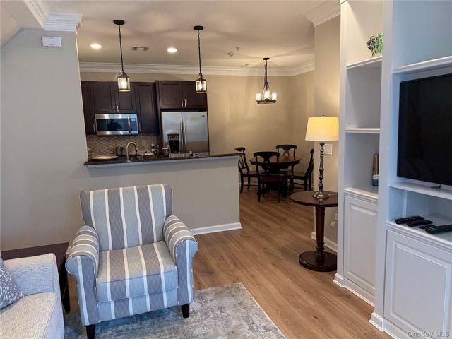 404 Lennox Drive 404, Saint James, NY 11780
