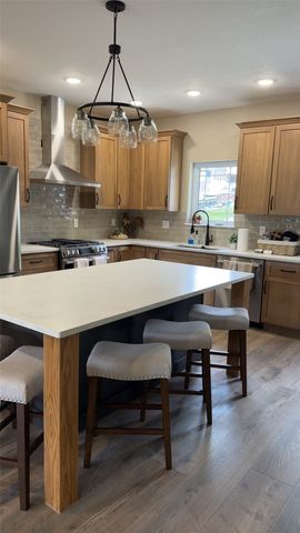 5630 Seminole Valley Trail NE, Cedar Rapids, IA 52411