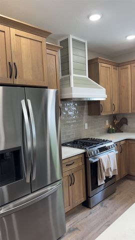 5630 Seminole Valley Trail NE, Cedar Rapids, IA 52411