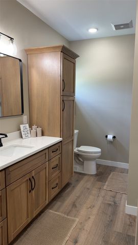 5630 Seminole Valley Trail NE, Cedar Rapids, IA 52411