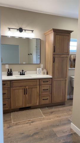 5630 Seminole Valley Trail NE, Cedar Rapids, IA 52411