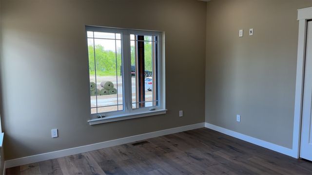 5630 Seminole Valley Trail NE, Cedar Rapids, IA 52411