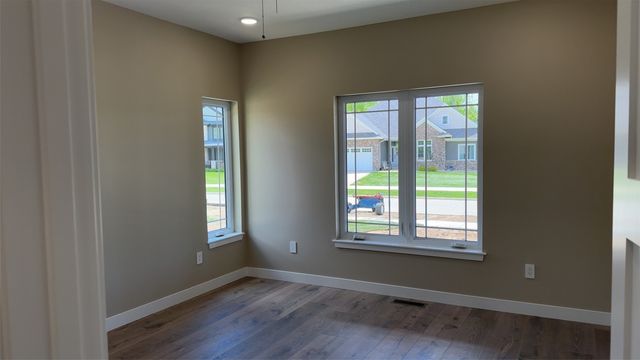 5630 Seminole Valley Trail NE, Cedar Rapids, IA 52411