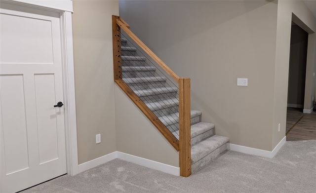 5630 Seminole Valley Trail NE, Cedar Rapids, IA 52411