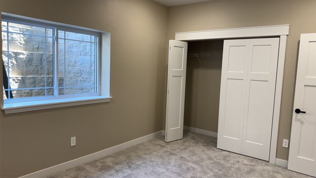 5630 Seminole Valley Trail NE, Cedar Rapids, IA 52411