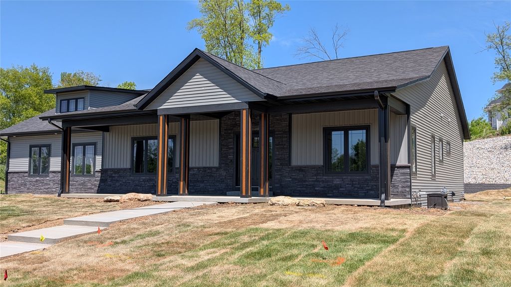 5630 Seminole Valley Trail NE, Cedar Rapids, IA 52411