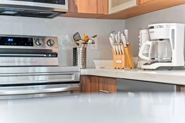 2776 W 71st Pl, Hialeah, FL 33016