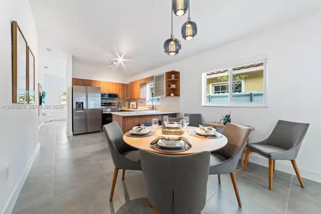2776 W 71st Pl, Hialeah, FL 33016