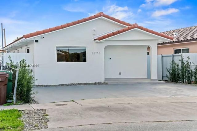 2776 W 71st Pl, Hialeah, FL 33016