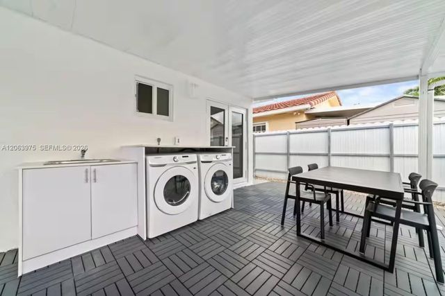 2776 W 71st Pl, Hialeah, FL 33016