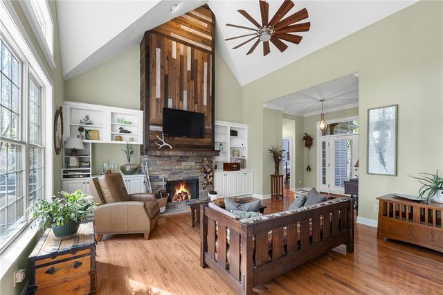 3 Halyard Way, Salem, SC 29676