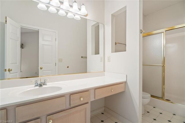 5605 Angel Oaks Drive, Winston-salem, NC 27105