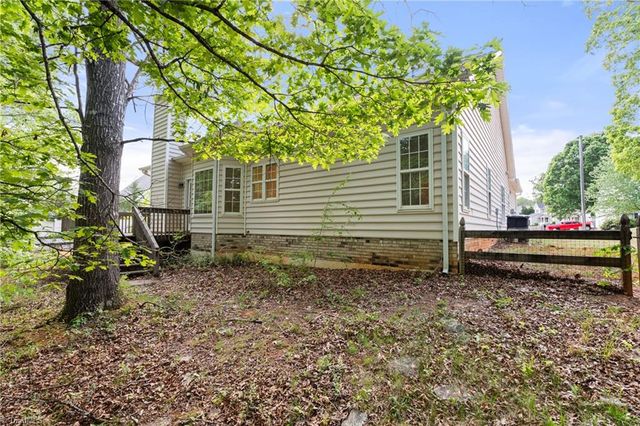 5605 Angel Oaks Drive, Winston-salem, NC 27105