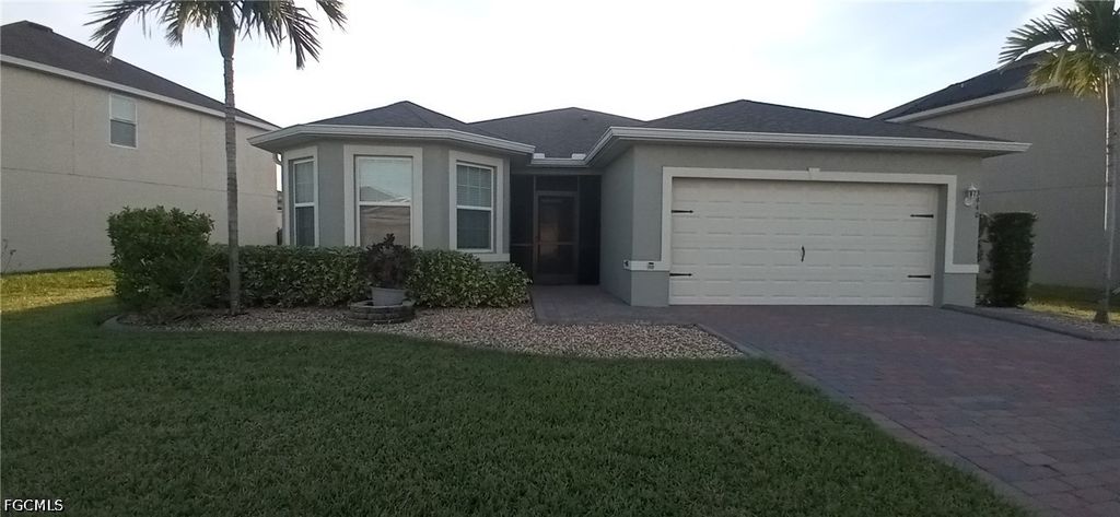 3440 Cancun CT, Cape Coral, FL 33909