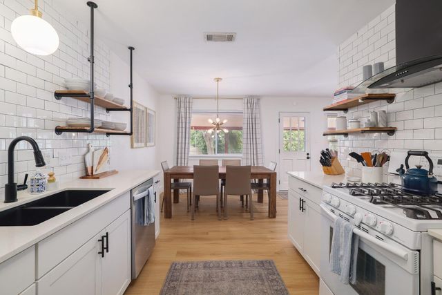 6701 Lancret Hill DR, Austin, TX 78745