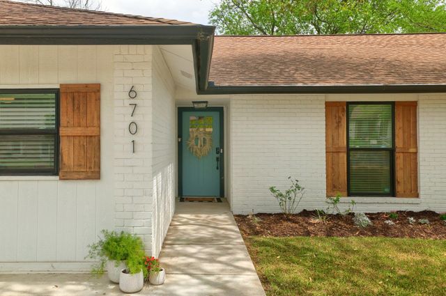 6701 Lancret Hill DR, Austin, TX 78745