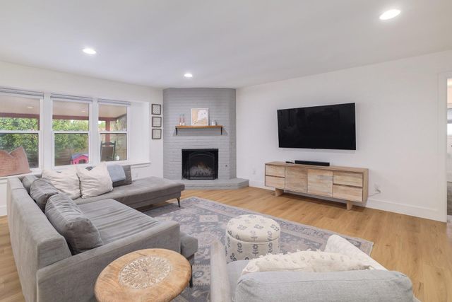 6701 Lancret Hill DR, Austin, TX 78745