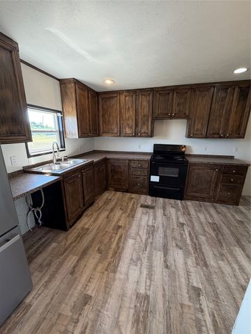 408 County Road 4415, Whitewright, TX 75491