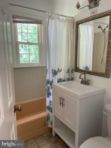 1107 WARE SW, Vienna, VA 22180