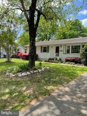 1107 WARE SW, Vienna, VA 22180