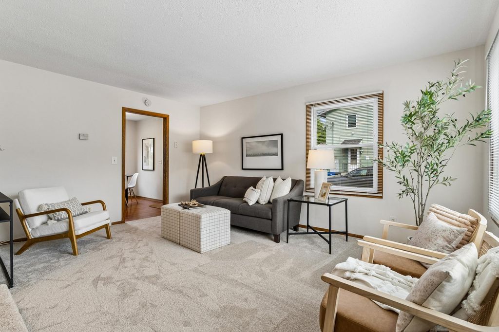 421/423 Nevada Avenue E, Saint Paul, MN 55101 — photo 2