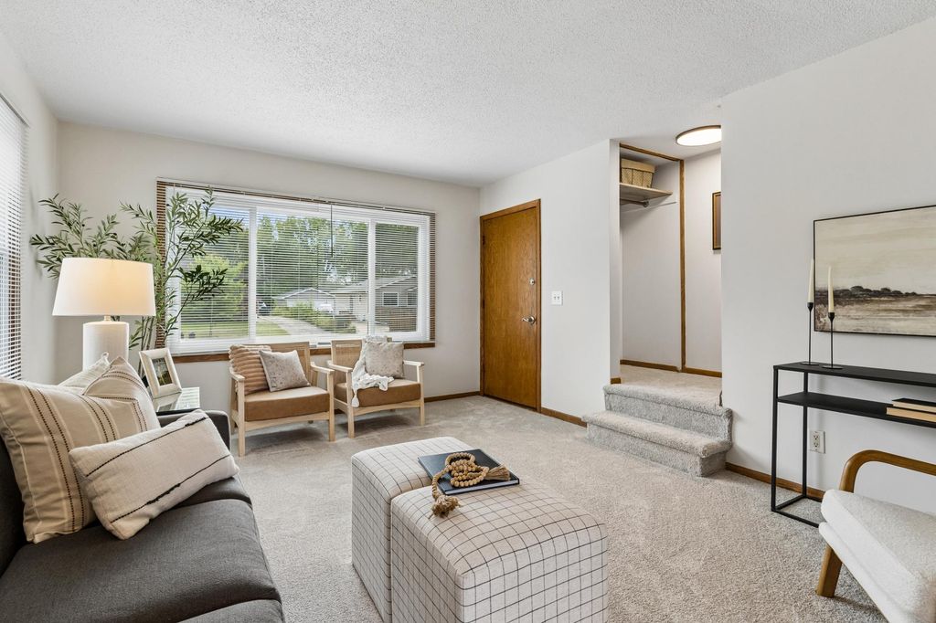 421/423 Nevada Avenue E, Saint Paul, MN 55101 — photo 4