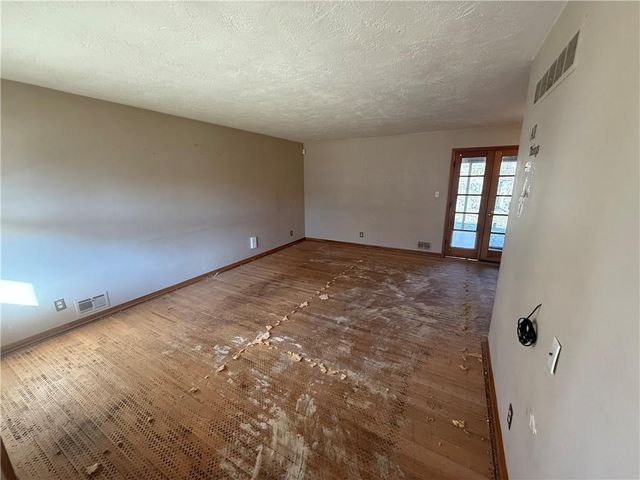 415 N 31st Street, Kansas City, KS 66102