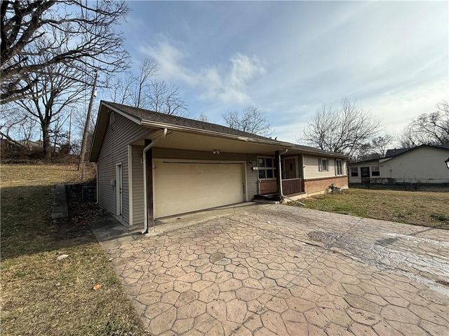 415 N 31st Street, Kansas City, KS 66102