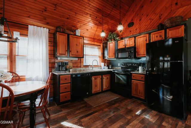 1522 Ridgecrest Drive, Sevierville, TN 37876