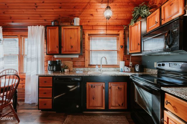 1522 Ridgecrest Drive, Sevierville, TN 37876