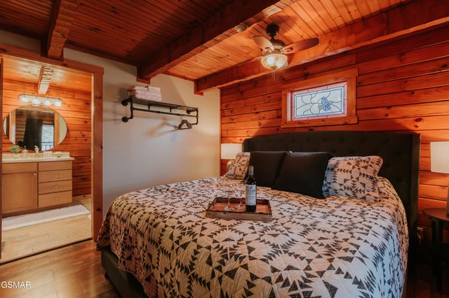 1522 Ridgecrest Drive, Sevierville, TN 37876