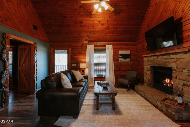 1522 Ridgecrest Drive, Sevierville, TN 37876