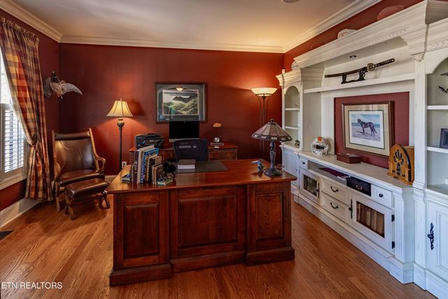 190 Lake Crest Drive, Lenoir City, TN 37772