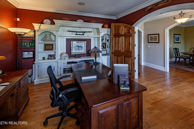 190 Lake Crest Drive, Lenoir City, TN 37772