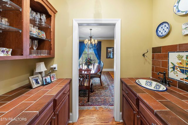 190 Lake Crest Drive, Lenoir City, TN 37772